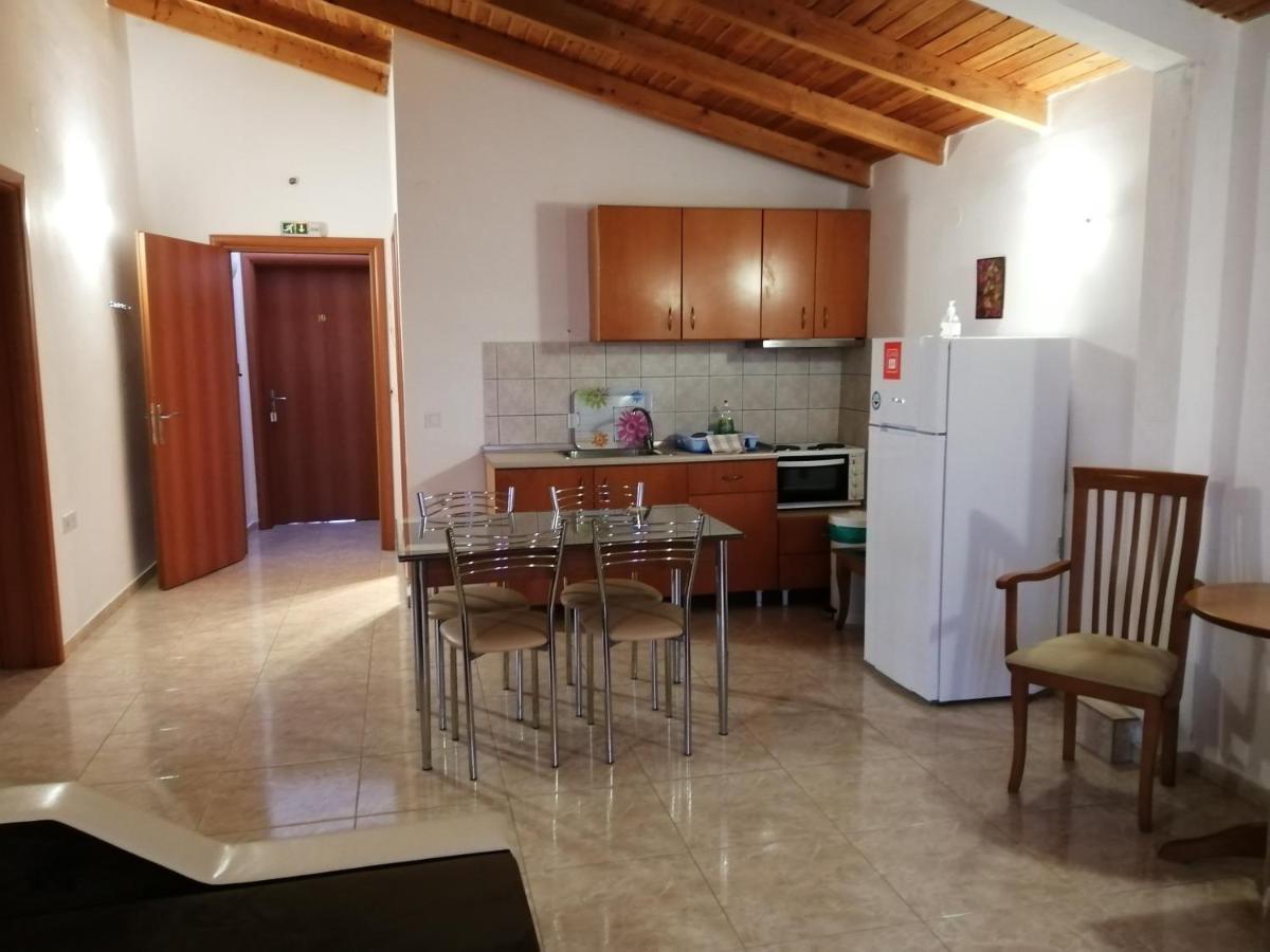 Irini Apartments 케라모티 외부 사진